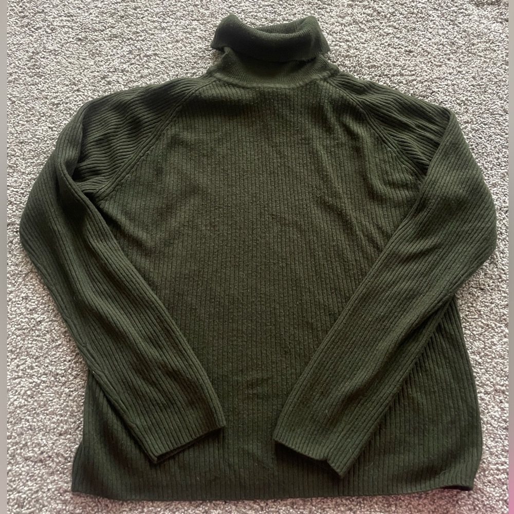 Laura Scott Forest Green Ribbed Turtleneck Sweater